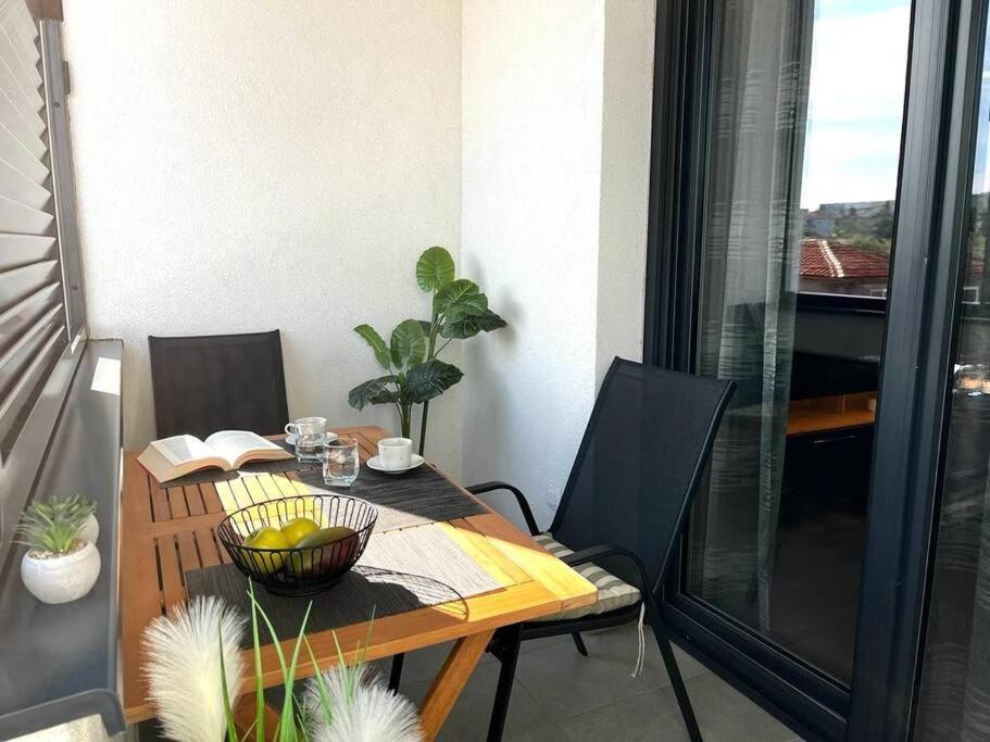 Art Apartment Monvidal 普拉 外观 照片