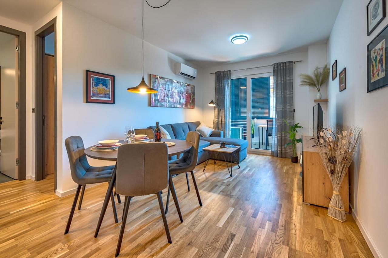Art Apartment Monvidal 普拉 外观 照片
